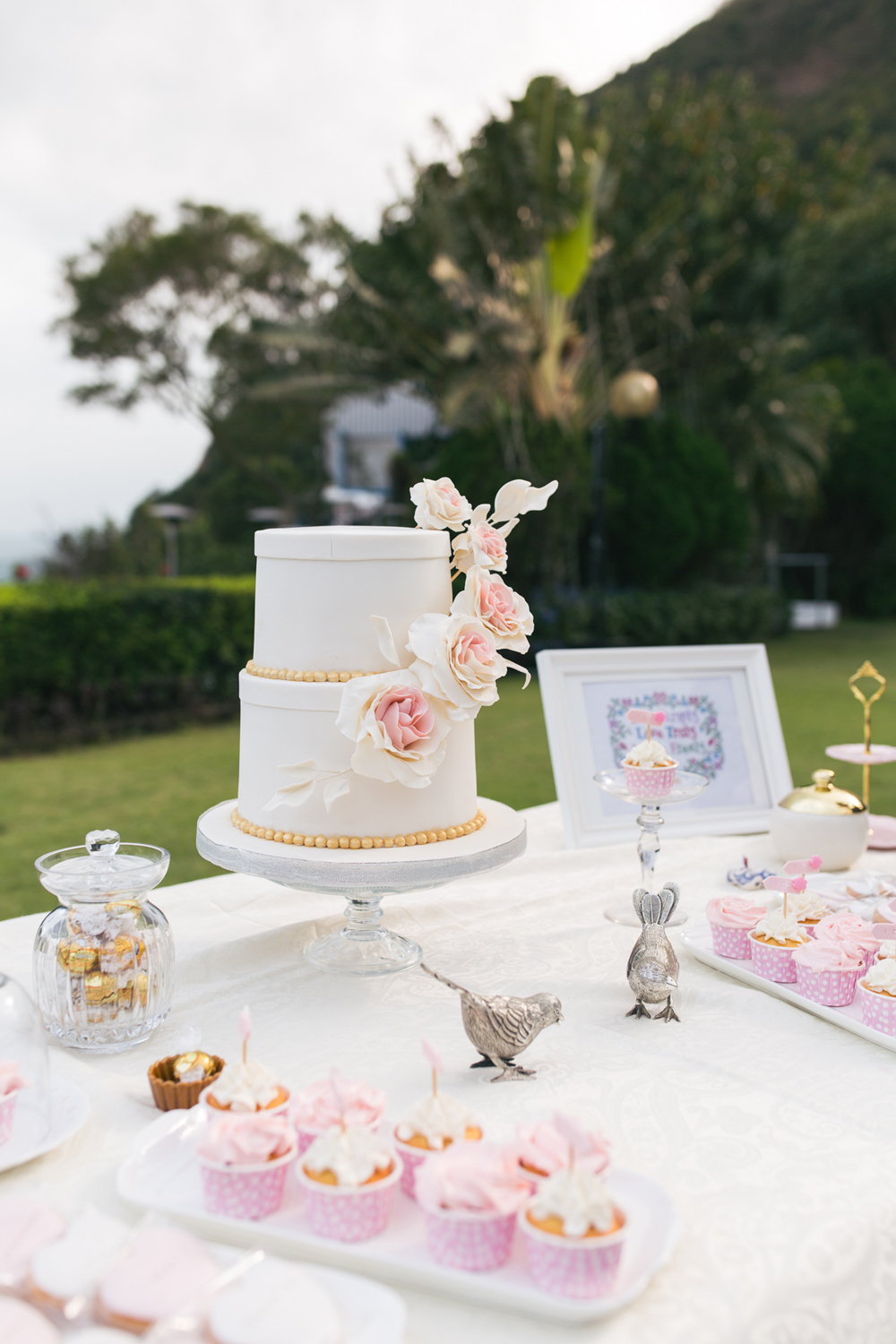 Wedding cake details • Hong Kong Country Club wedding