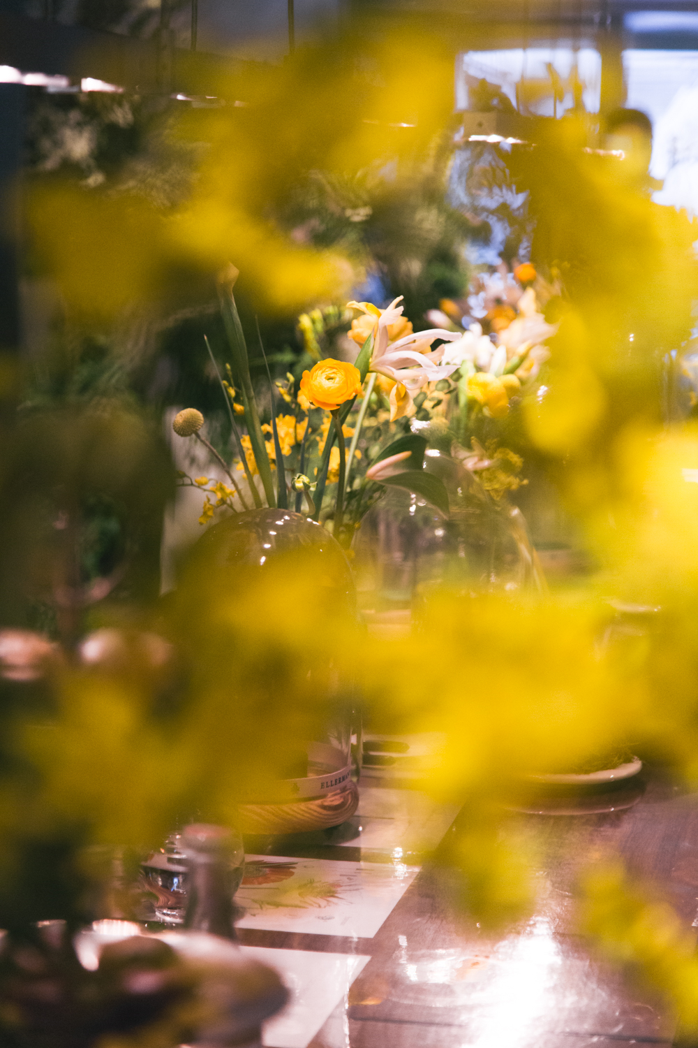 Floral arrangement in a bell jar | Ellermann Flowers Hong Kong | Tracy Wong Photography