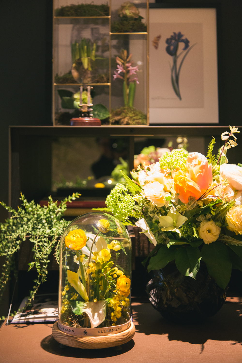 Floral arrangement in a bell jar | Ellermann Flowers Hong Kong | Tracy Wong Photography