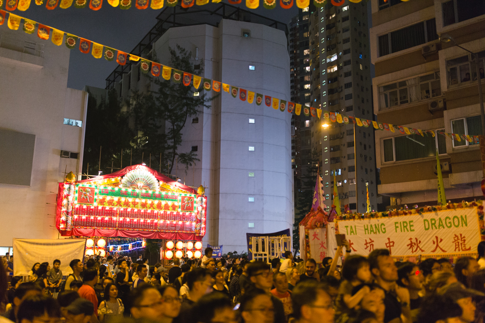 Crowds in Tai Hang to watch Fire Dragon Dance