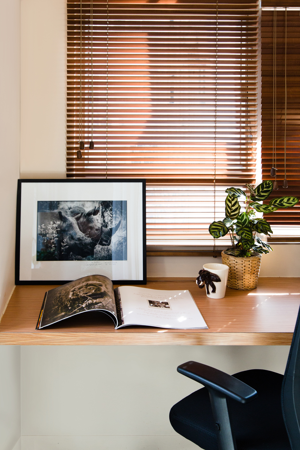 Wooden textures at the office desk | Interiors Photographer Hong Kong